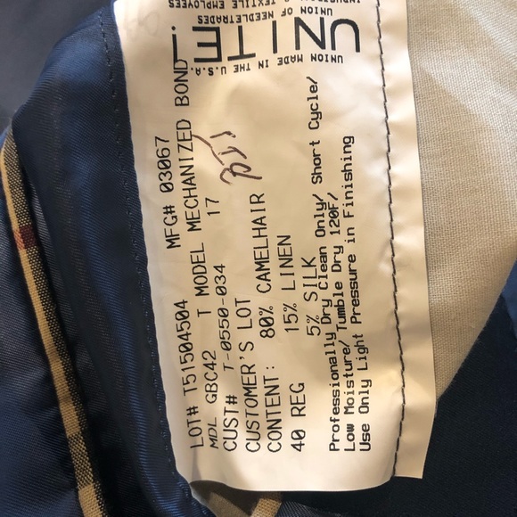 40R. Burberry Sports coat. - Picture 6 of 6